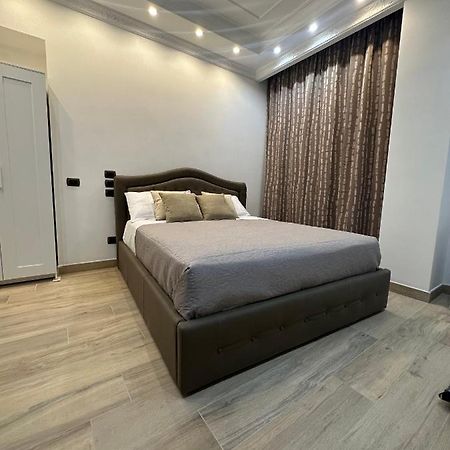 Le Chic Rooms Naples Luaran gambar