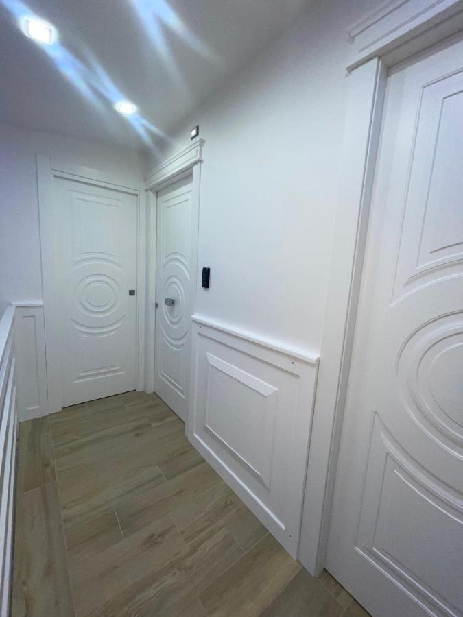 Le Chic Rooms Naples Luaran gambar